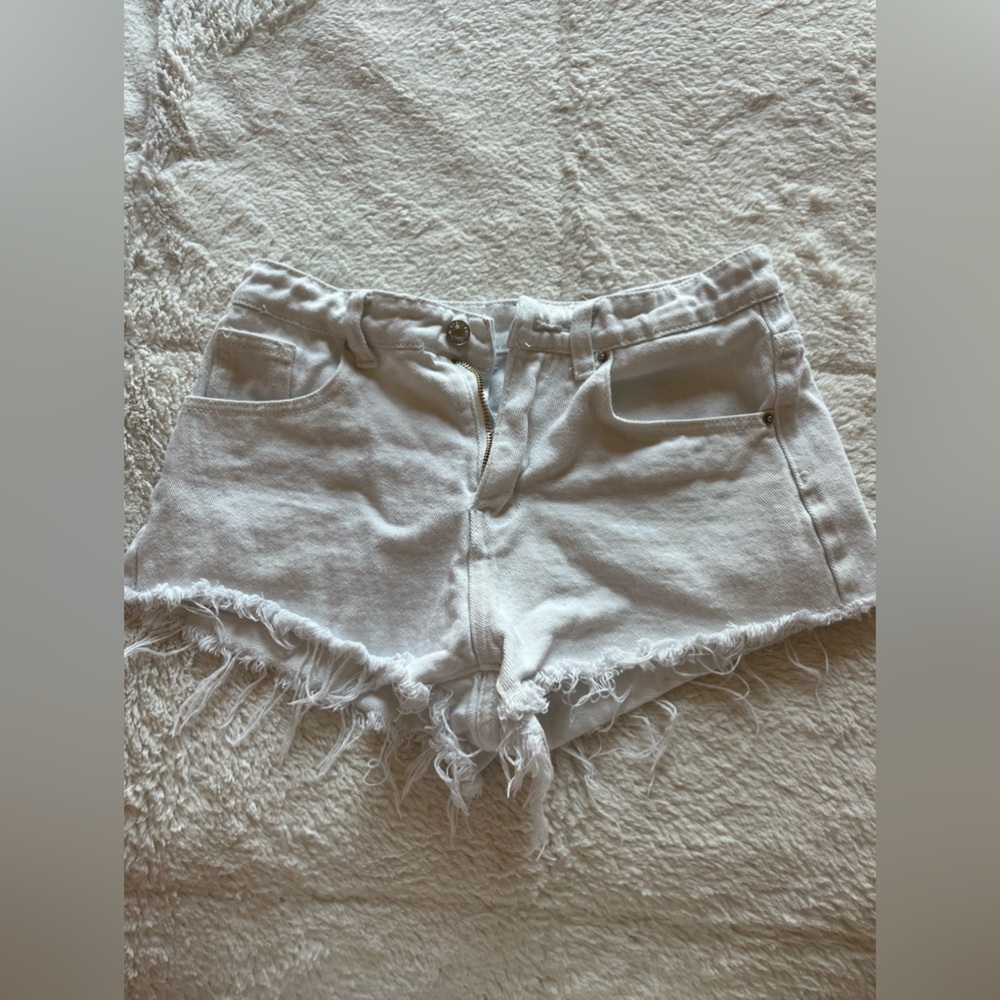 White jean shorts✨!